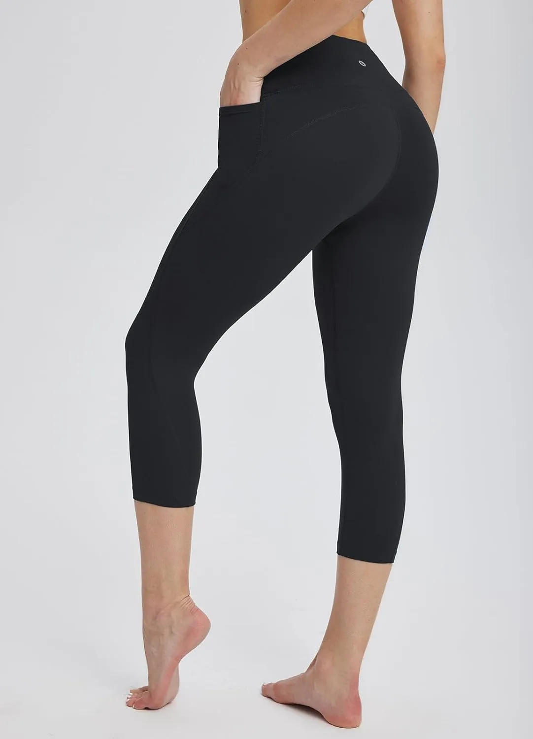 baleaf Women's Capri Leggings with Pockets High Waisted Workout Yoga Running Gym Pants for Casual Summer