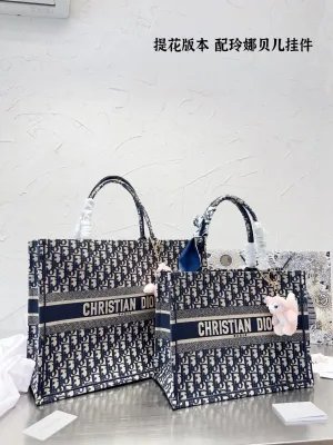 DR313 Medium/Large Dior Book Tote