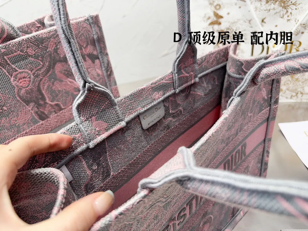 DR322 Medium/Large Dior Book Tote