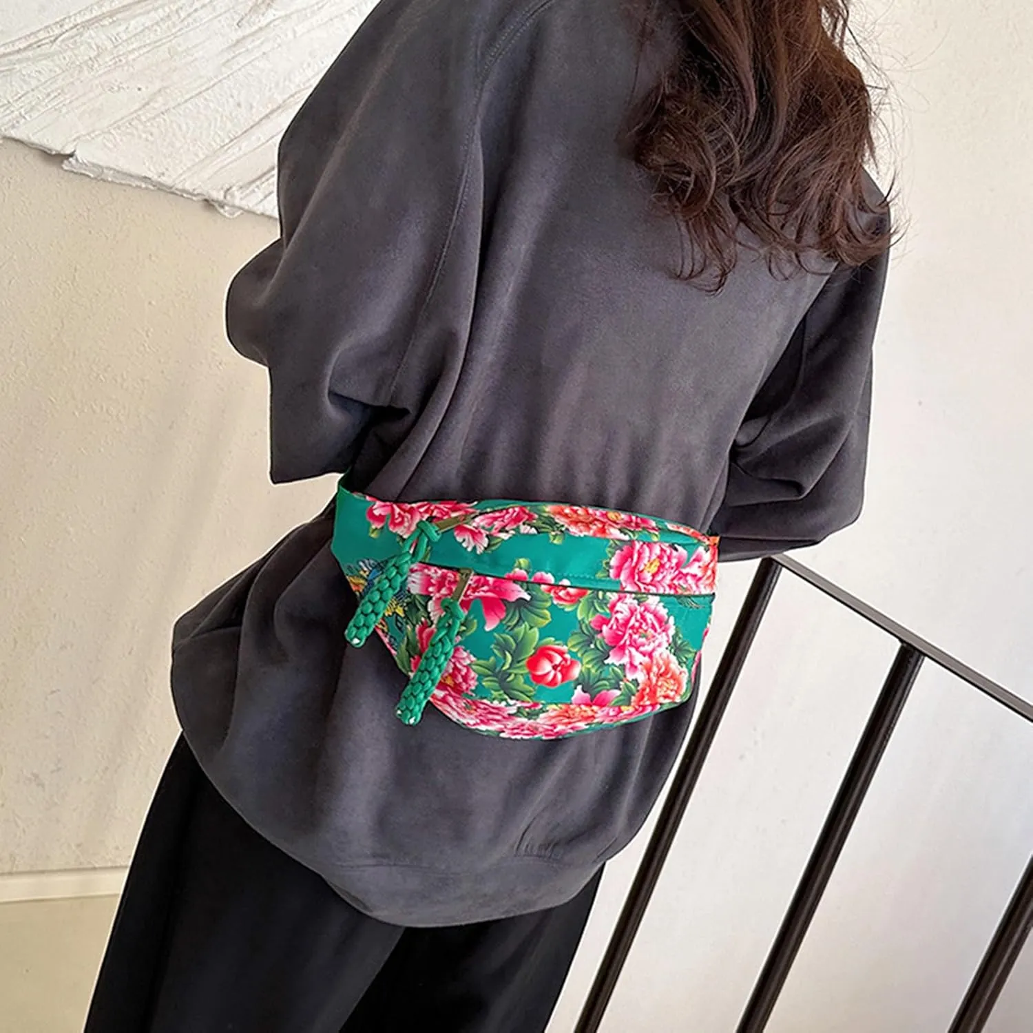 eYLun Women Fanny Pack Crossbody Bag Adjustable Casual Waist Bag FashionChest Bag Waist Pack for Travel Walking Running Hiking Green