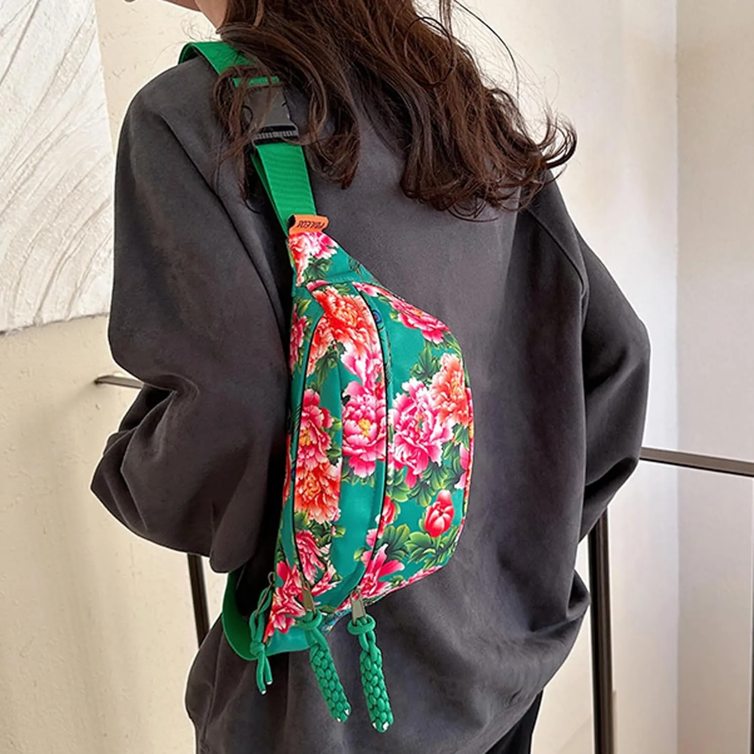 eYLun Women Fanny Pack Crossbody Bag Adjustable Casual Waist Bag FashionChest Bag Waist Pack for Travel Walking Running Hiking Green