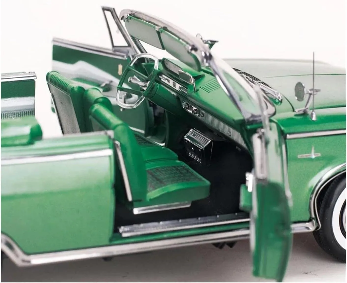 for Plymouth 1960 1:18 Classic Convertible Platinum Edition Alloy Car Static Model Hobby Collection(Blue)