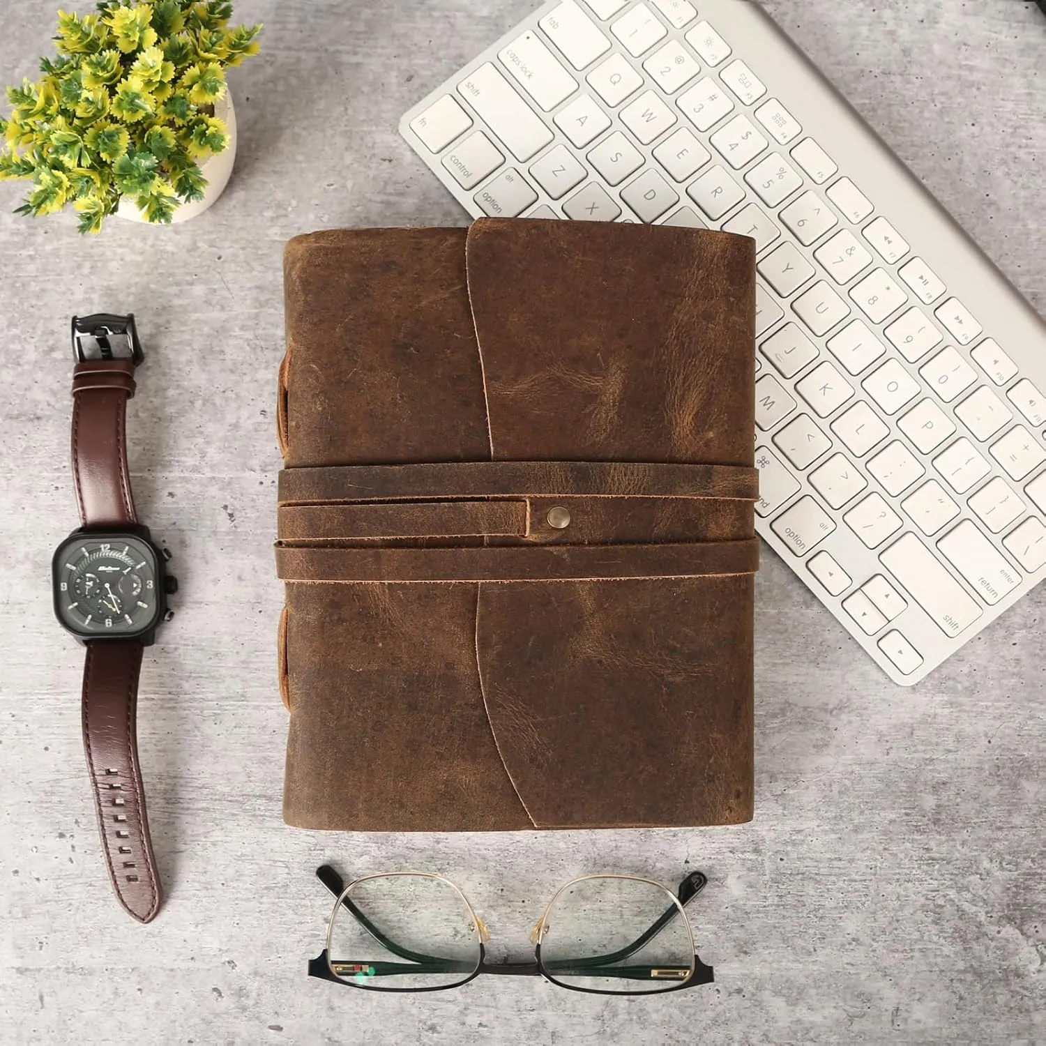 Handmade Leather Journal | Writing Diary | Bound Daily Notepad For Men & Women Unlined Paper Medium, writing pad gift for artist, sketch