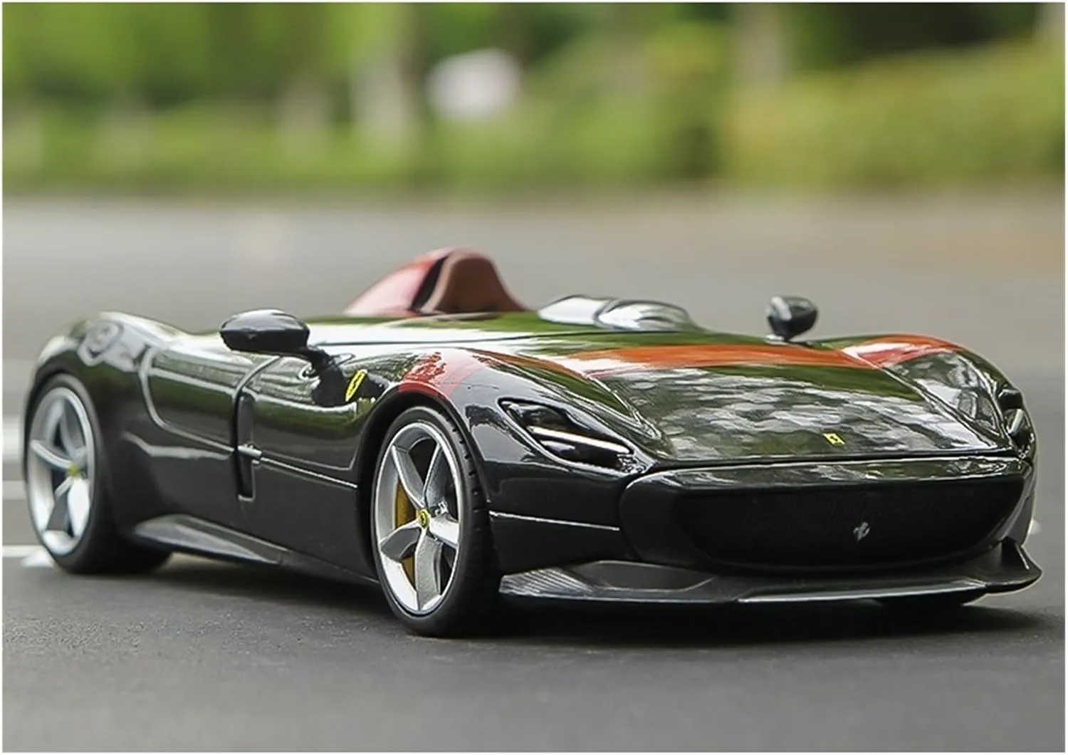 Metal Die Cast Toy Cars 1:24 for Ferrari Car Model Convertible Single Seat Adult Collection Scene Ornaments Black Decoration for Home Or Office Décor