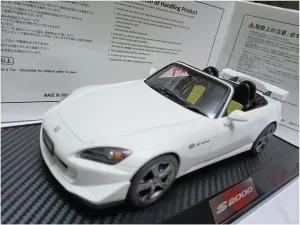 Metal Die Cast Toy Cars for Honda S2000 Type S Coupe 1:18 Scale Resin Classic Sports Car Model Hobby Collection Convertible for Home Or Office Décor(White)