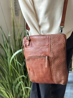 MILO 097 DUNEDIN CROSSBODY COGNAC