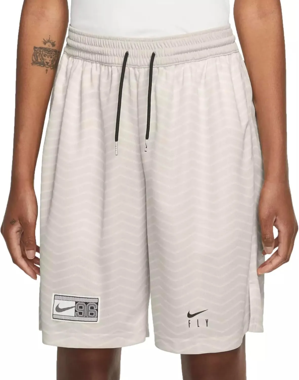 Nike Women's Dri-FIT Seasonal Basketball 9" Shorts Standard Fit Medium