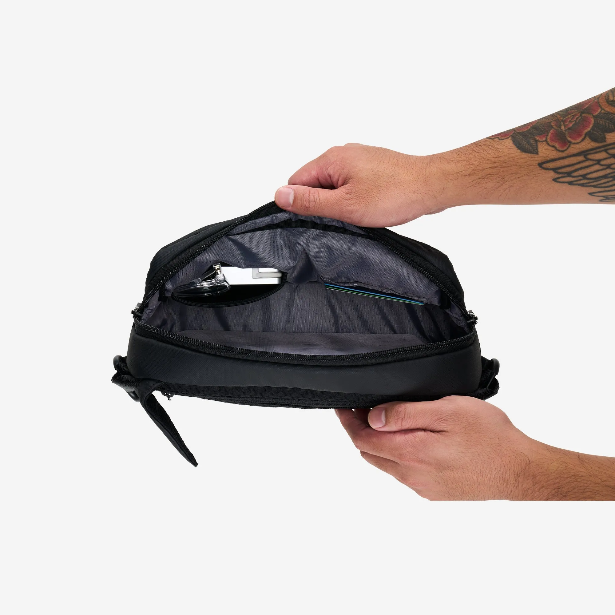 Pace Pro Crossbody - Black