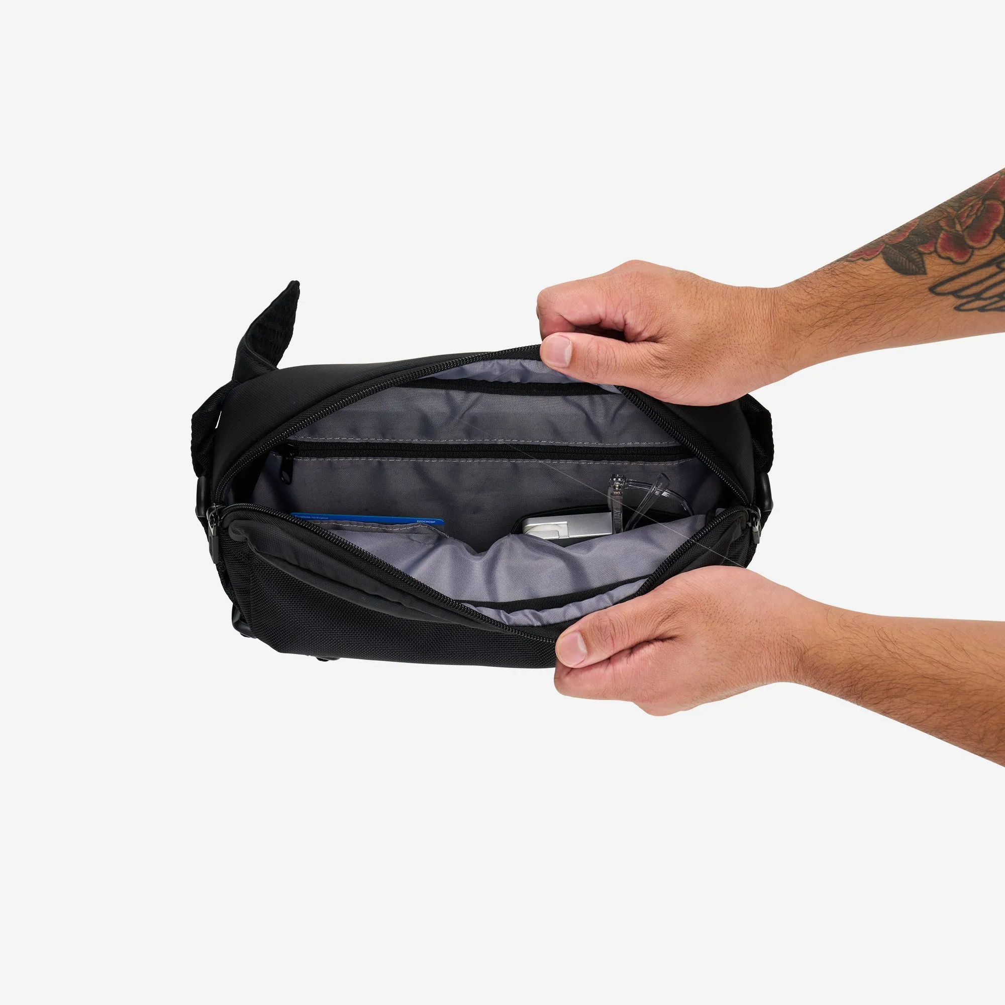 Pace Pro Crossbody - Black
