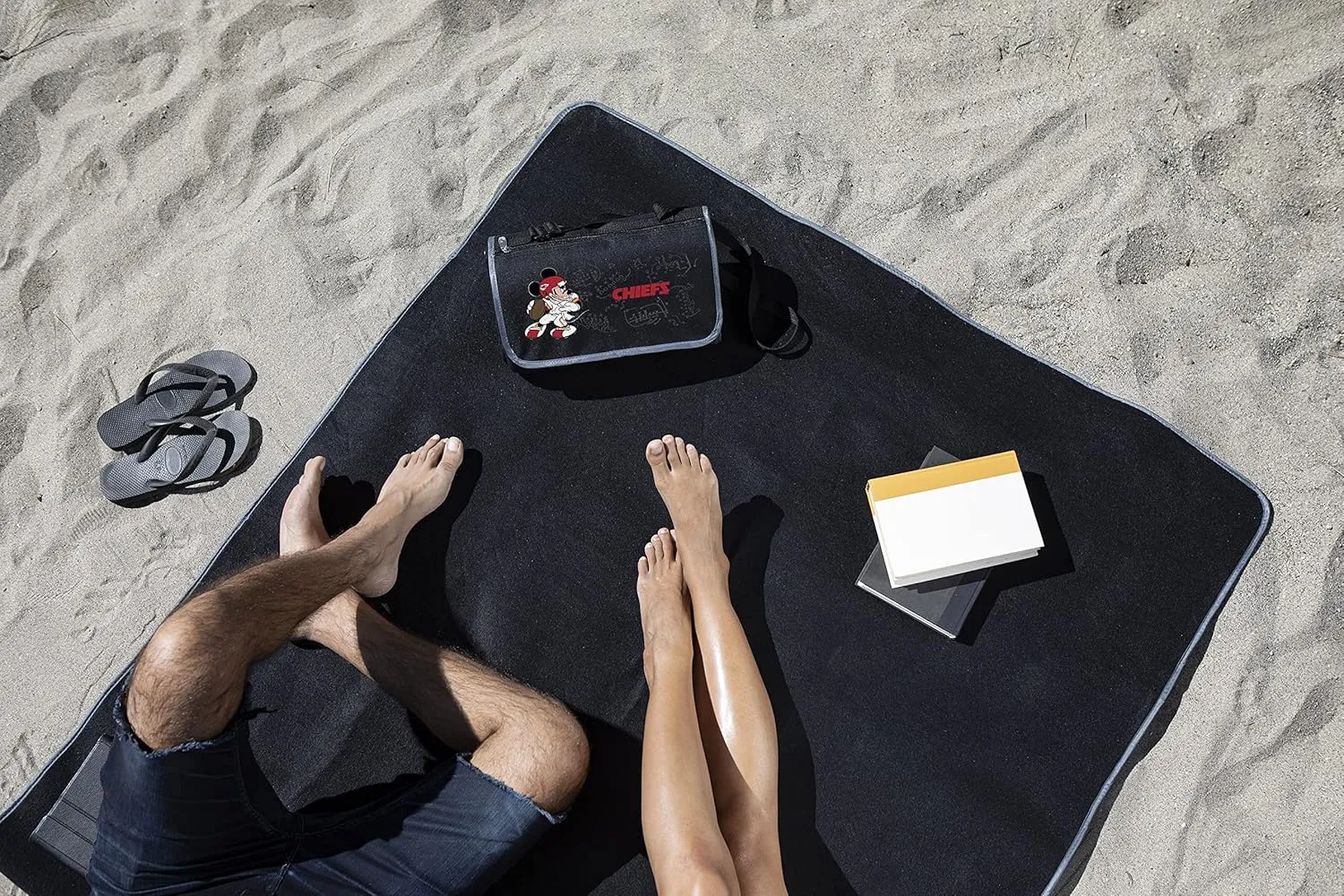 PICNIC TIME NFL Unisex-Adult NFL Mickey Blanket Tote Outdoor Picnic Blanket