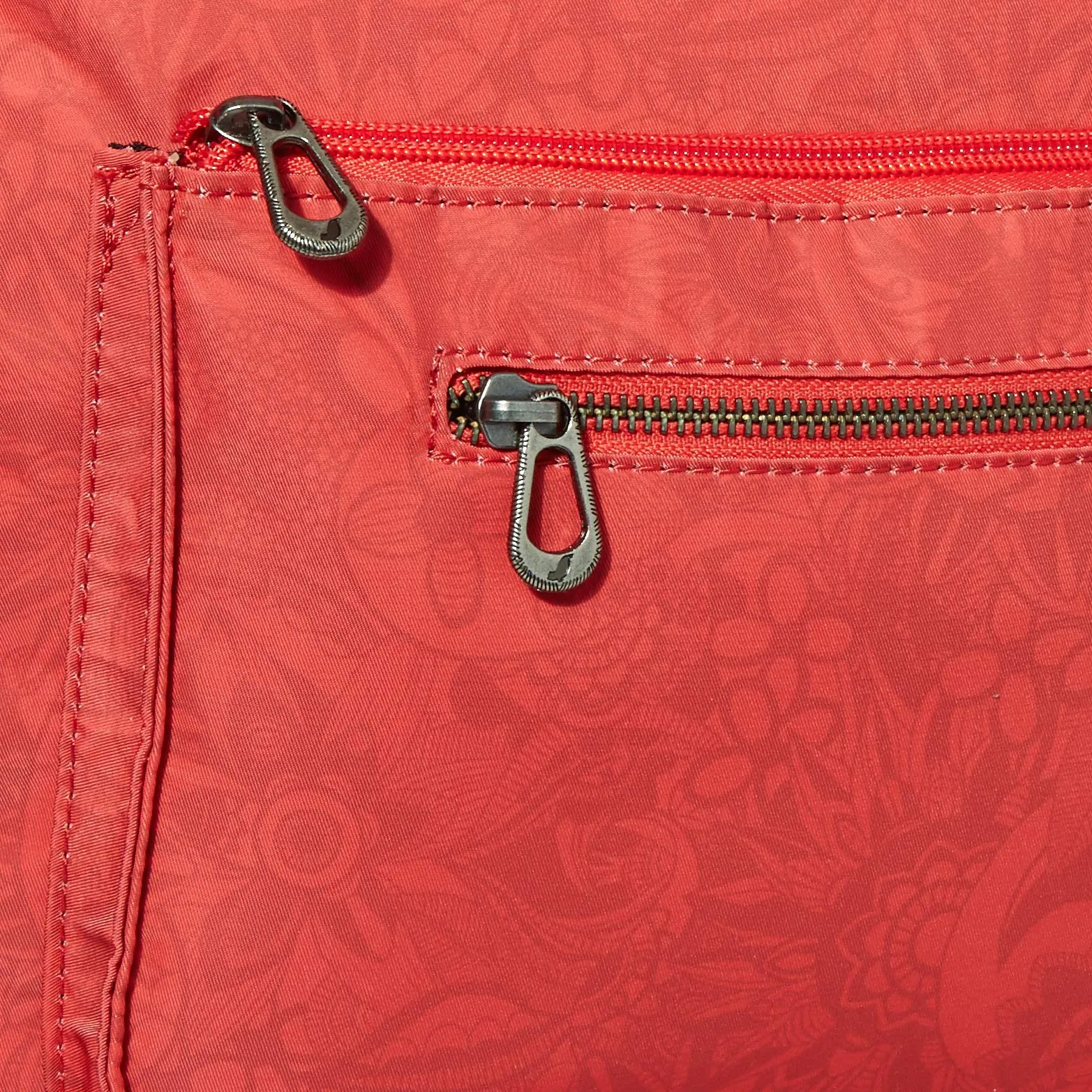 Sakroots Women's Loyola, Red Spirit Desert